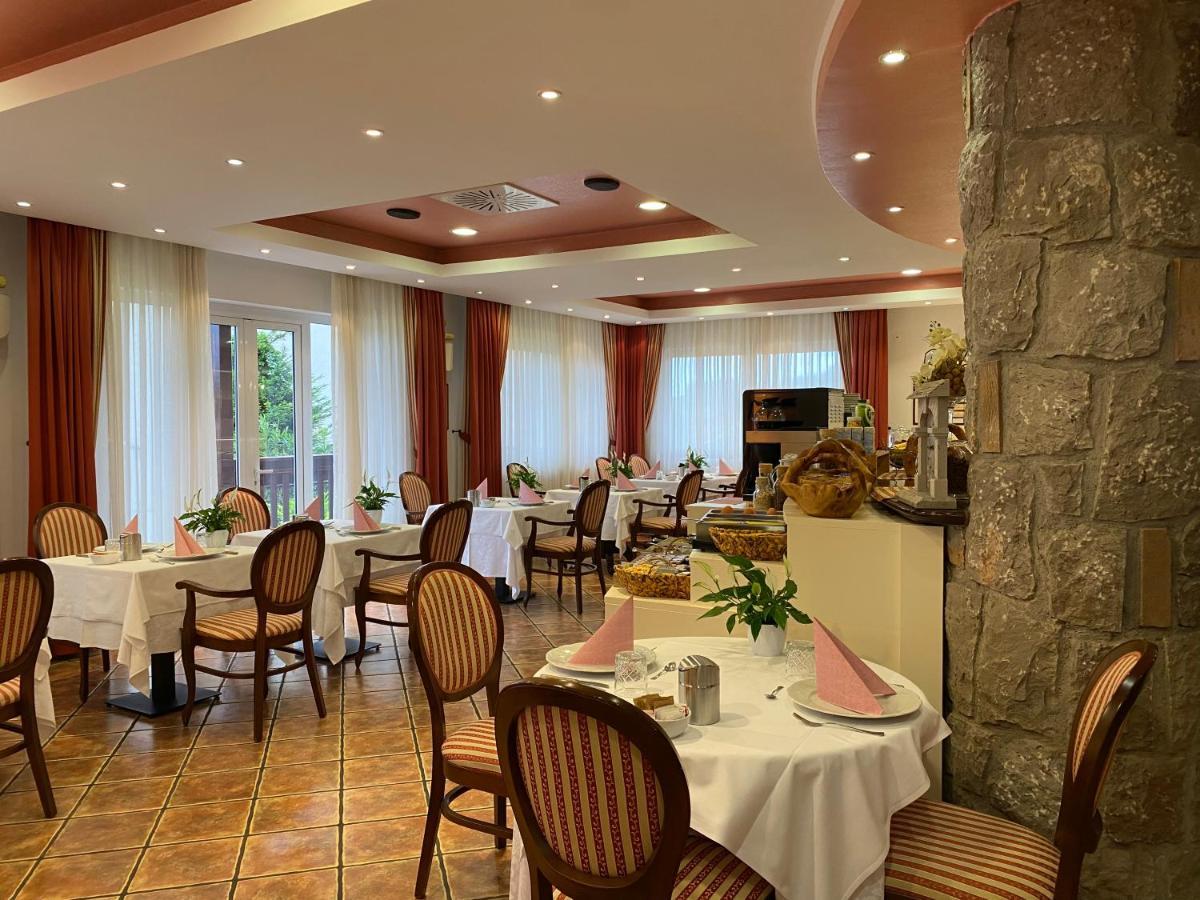 Hotel Grahor Depandance Sežana Εξωτερικό φωτογραφία